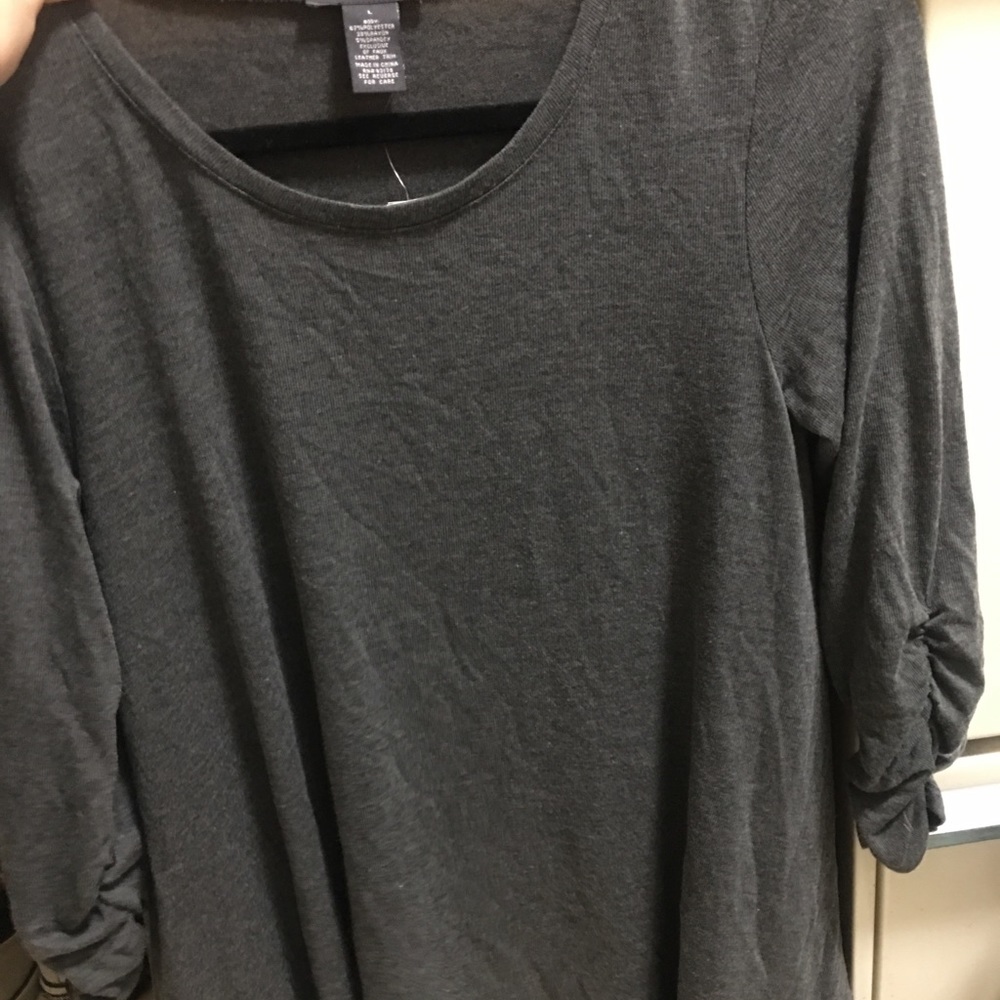 NWT Chelsea & Theodore Asymmetrical Hem Sweater Lg